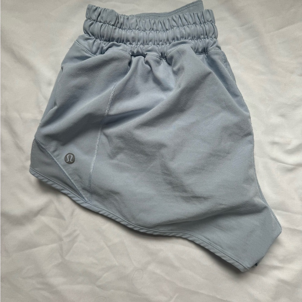lululemon hotty hots 2.5 inch size 6 - Picture 2 of 3